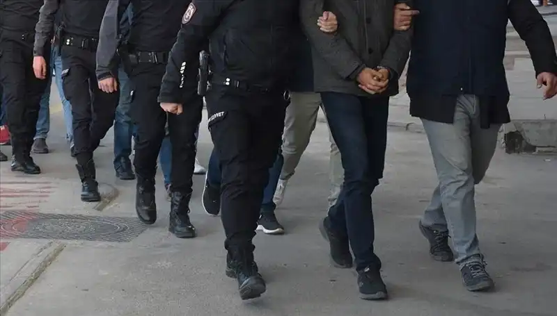5 İlde FETÖ Operasyonu: 10 Şüpheli Gözaltına Alındı!