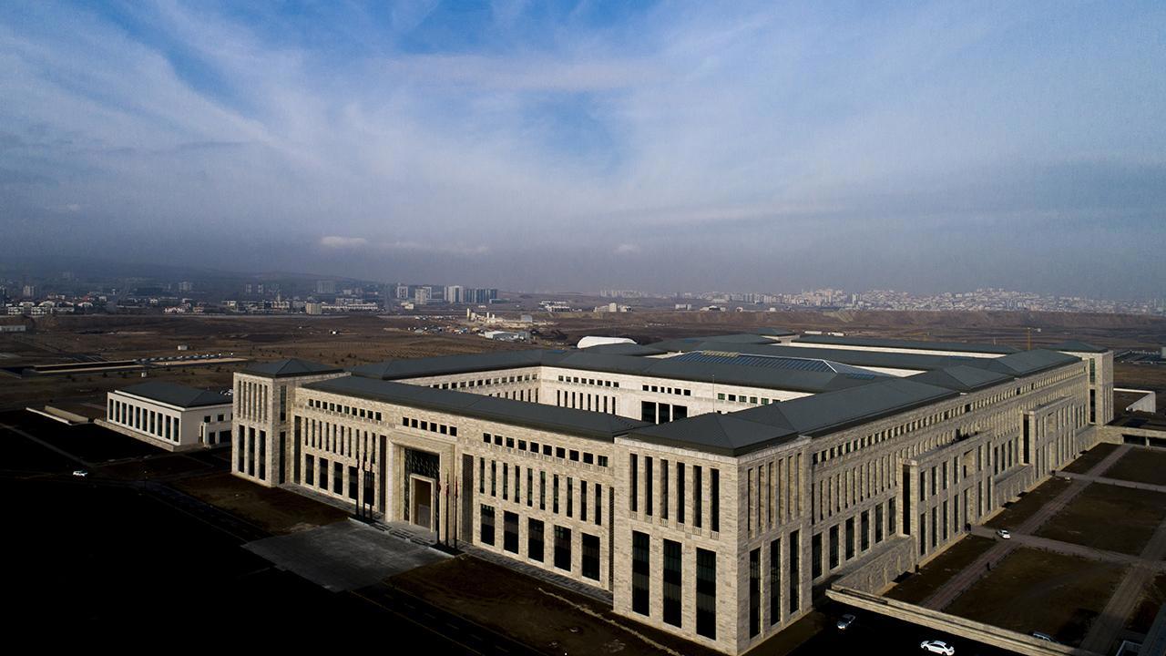 MİT Gençlere Yeni Kariyer Fırsatları Sunuyor