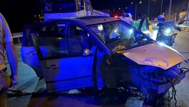 Otomobil Bariyere Çarpmanın Sonucunda 1 Ölü, 3 Yaralı: Korkunç Kaza Ayrıntıları