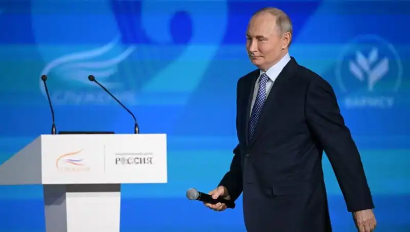 Rusya'da Yabancı Ajan Yasası: Putin'in Son Hamlesi Ne Anlama Geliyor?