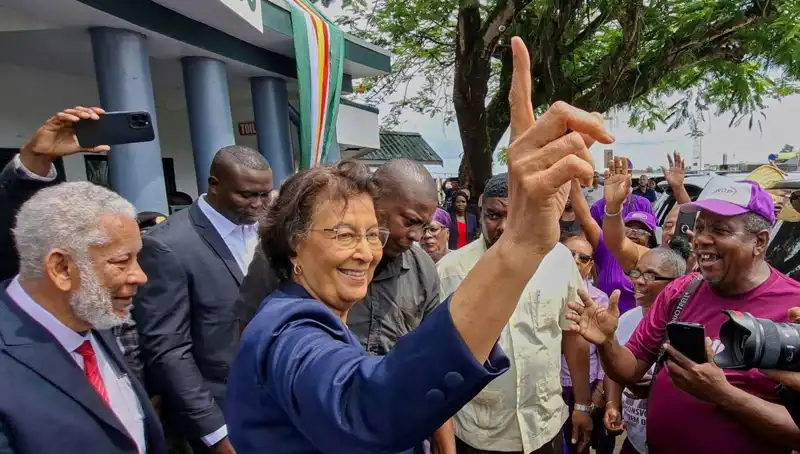 Surinam'da Tarihi An: Ülkede İlk Kadın Devlet Başkanı Seçildi!