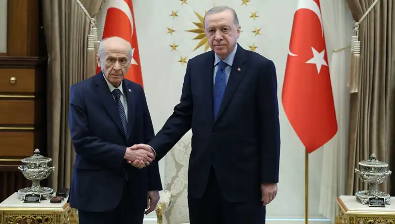 Cumhurbaşkanı Erdoğan ile Bahçeli'nin Kritik Görüşmesi: Siyasi Gelişmeler Neleri İfade Ediyor?