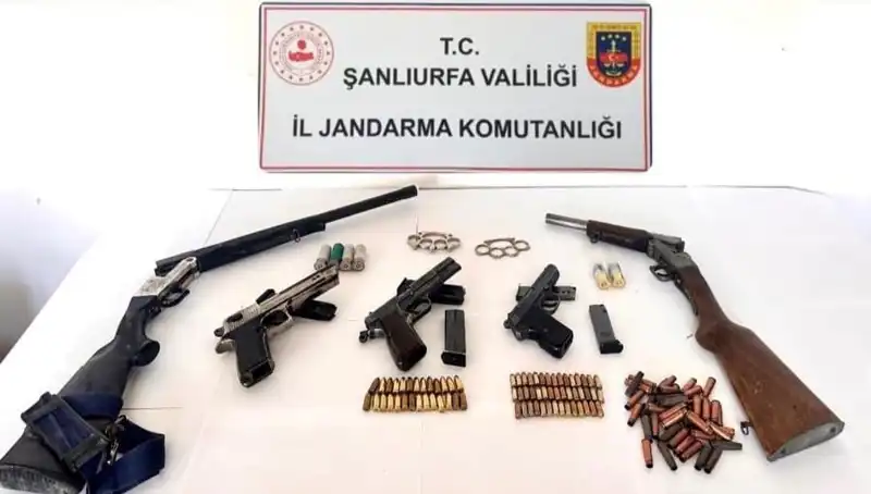 Şanlıurfa'da Ruhsatsız Silah Operasyonunda 3 Kişi Tutuklandı