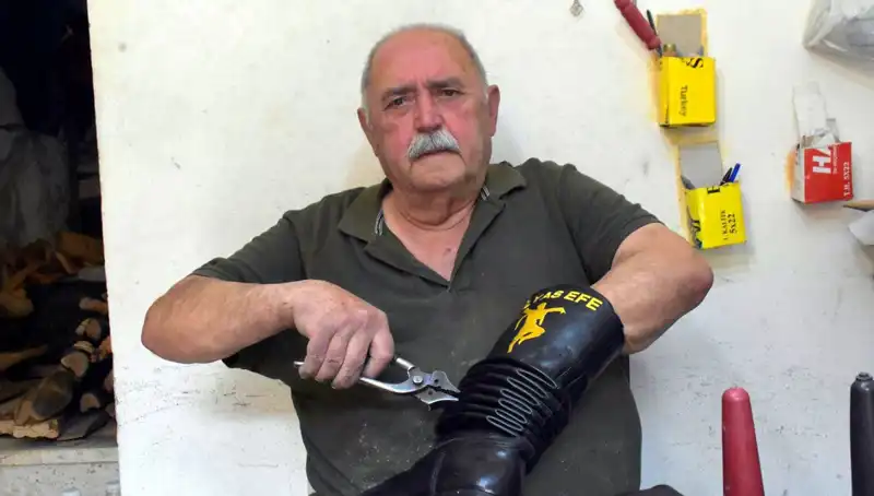 Tire’de 64 Yıldır Kalaycılık Yapıyor: Hasan Usta’nın Eşsiz Mahareti