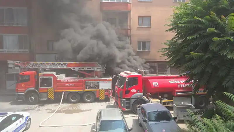 Niğde'de Beyaz Eşya Deposunda Yangın: Korkutan Anlar ve Zarar Miktarı