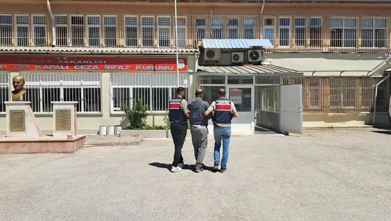 Eskişehir'de Kırmızı Bültenle Aranan Şüpheli Dram Dolu Bir Operasyonla Yakalandı