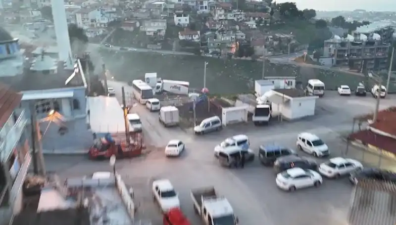 İzmir'de Kapsamlı Operasyon: 99 Ele Geçirilen Hedef, 133 Gözaltı!