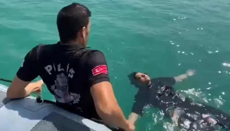 Baraj Gölüne Düşen Kadını Gemi Adamları İle Kurtarma Operasyonu