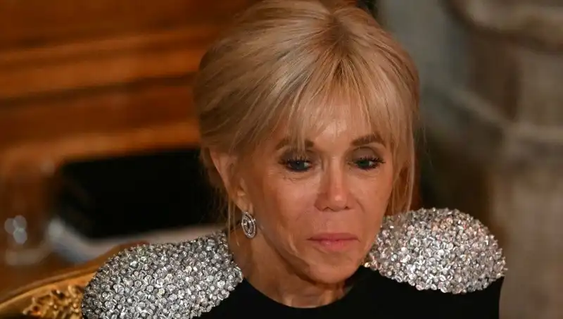 First Lady Davasında Şaşırtan Karar: "Erkek Olarak Doğdu" Yalanına Beraat!