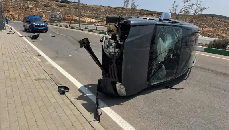 Kilis'te Ticari Araç Devrildi: 4 Kişi Yaralandı, Olayın Sebepleri Neler?