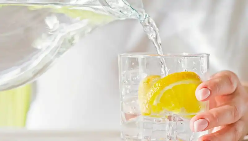 Limonlu Su Tüketiminin 8 Bilinmeyen Faydası: Vücudunuzda Neler Oluyor?