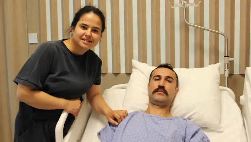32 Yaşında Mide Ağrısıyla Hastaneye Gitti, Kanser Teşhisi Şok Etti!