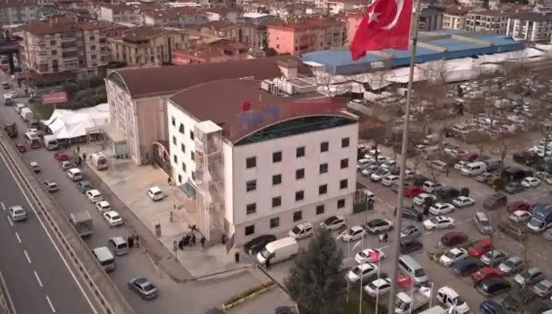 Özel Hastaneye Deprem Mührü: Perde Betonları Kestiler İddiası Sarsıyor!