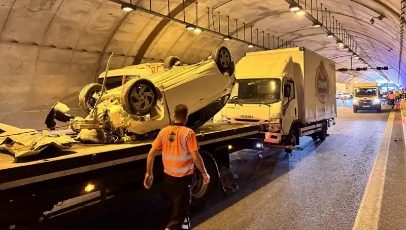 Kuzey Marmara Otoyolu'nda Feci Kaza: Otomobil ve Kamyonet Çarpıştı