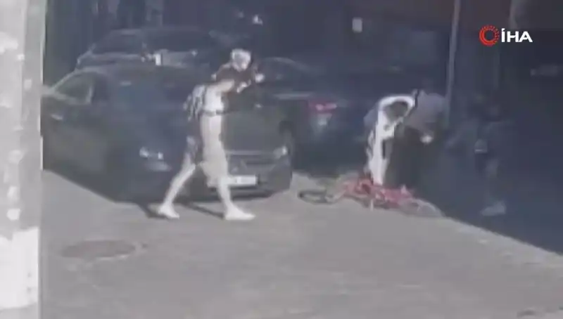 10 Yaşındaki Çocuğa Akran Zorbalığı: Bisiklet Kavgası Dönüşüyor Dayak Krizine