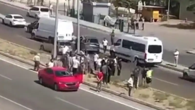 Yaya Geçidi Yoksa Hayat Geçidi mi? Otomobilin Çarptığı Yaya Hayati Tehlikede