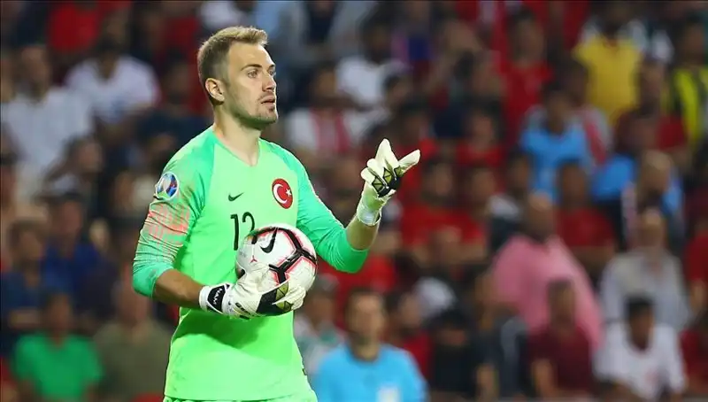 Mert Günok Futbolu Bırakma Kararını Açıkladı: Emeklilik Yaşı Ne?