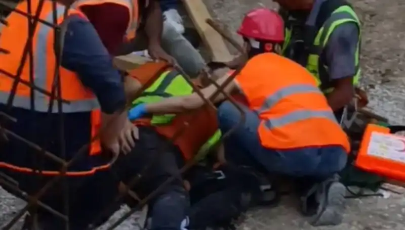 Adana'da İnşaat Alanında Çalışan İki İşçi Yaralandı: Olayın Ayrıntıları ve Son Gelişmeler