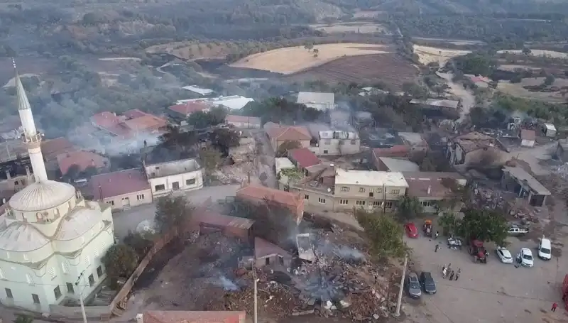 Çanakkale'de Orman Yangını: Havadan Görüntülerle Yürek Yakan Manzara