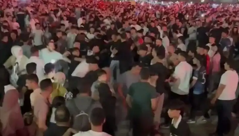 Ünlü Konserde Bıçaklı Kavga: Üç Yaralı, Kaos Ortamı Doğdu