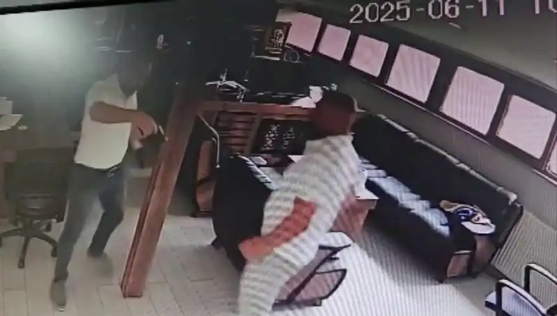 Alacak Verecek Anlaşmazlığı Kanlı Bitti: Kalfa İş İnsanını Öldürdü