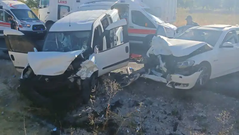 Nevşehir'de Feci Trafik Kazası: 14 Yaralı, Korkunç Görüntüler Ortaya Çıktı