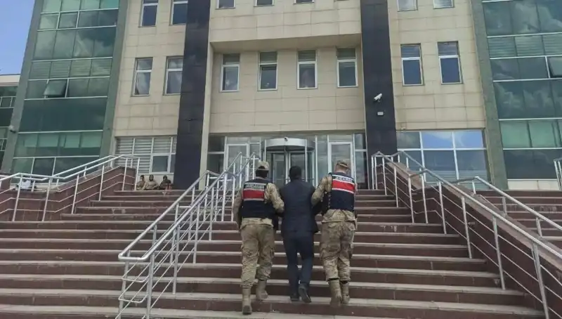 Hapis Ceza Sürecinden Kaçan Şüpheli, Gizlendiği Yerde Yakalandı!