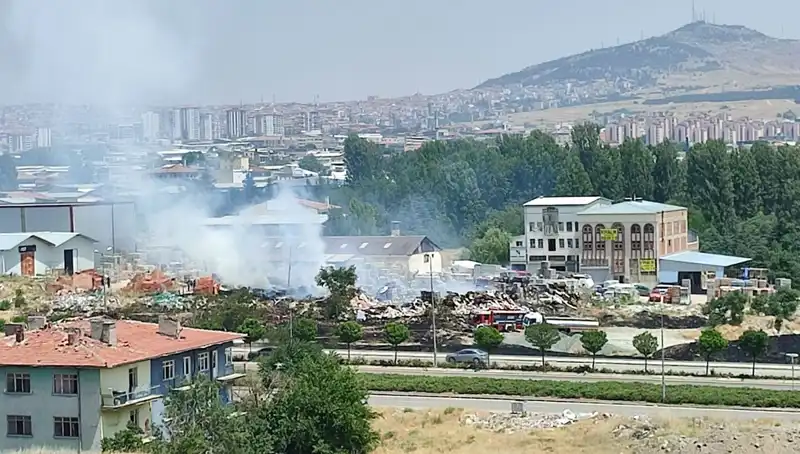 Otluk Alandaki Yangın, Depoyu Kül Etti: Olayın Ayrıntıları ve Çıkan Sonuçlar